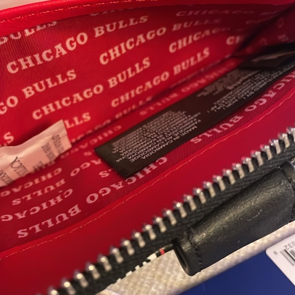 NWT Loungefly Chicago Bulls Long Wallet - Picture 7 of 8